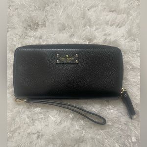 Large carryall Kate Spade Wallet/wristlet